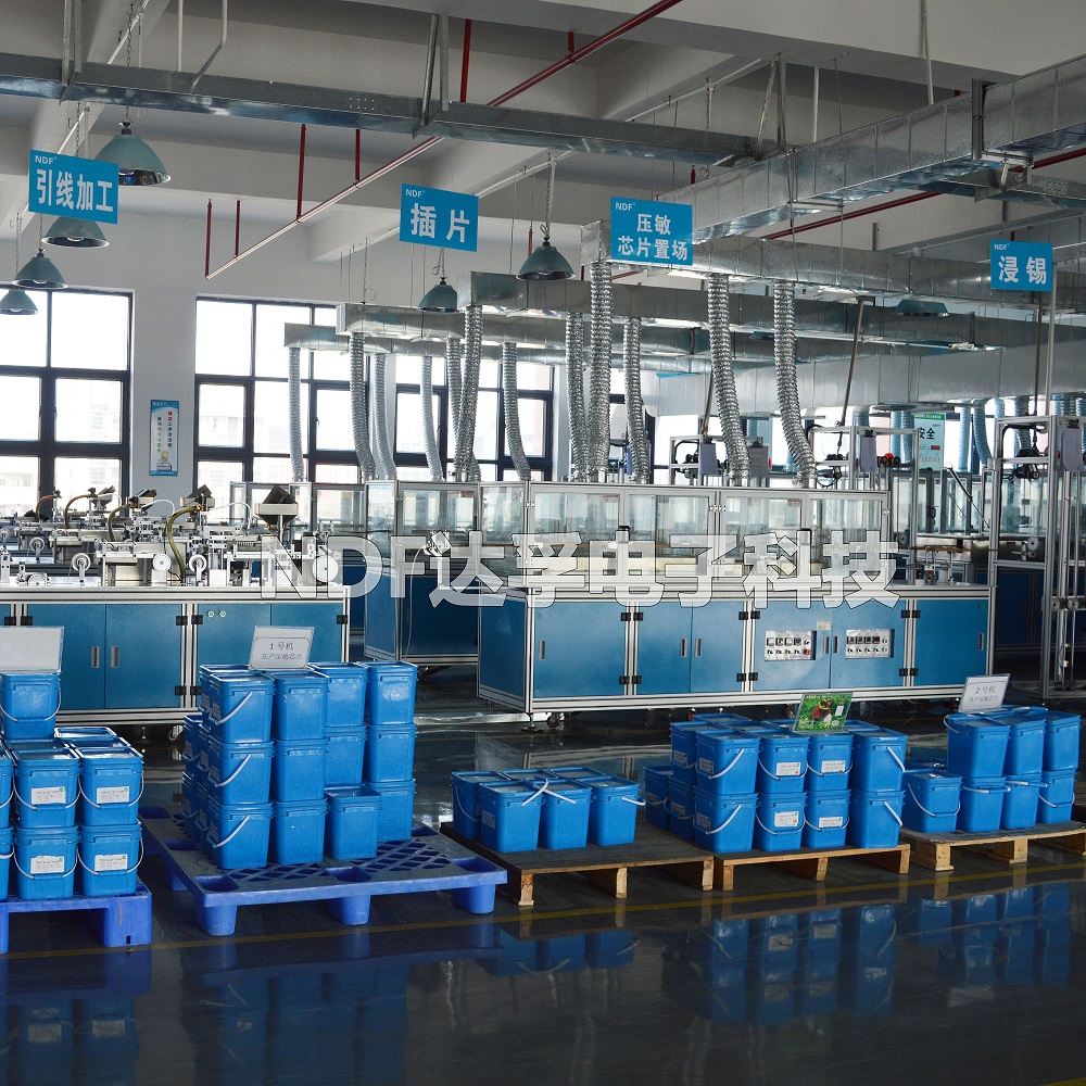 壓敏電阻器生產(chǎn)設(shè)備1 壓敏電阻器生產(chǎn)設(shè)備1